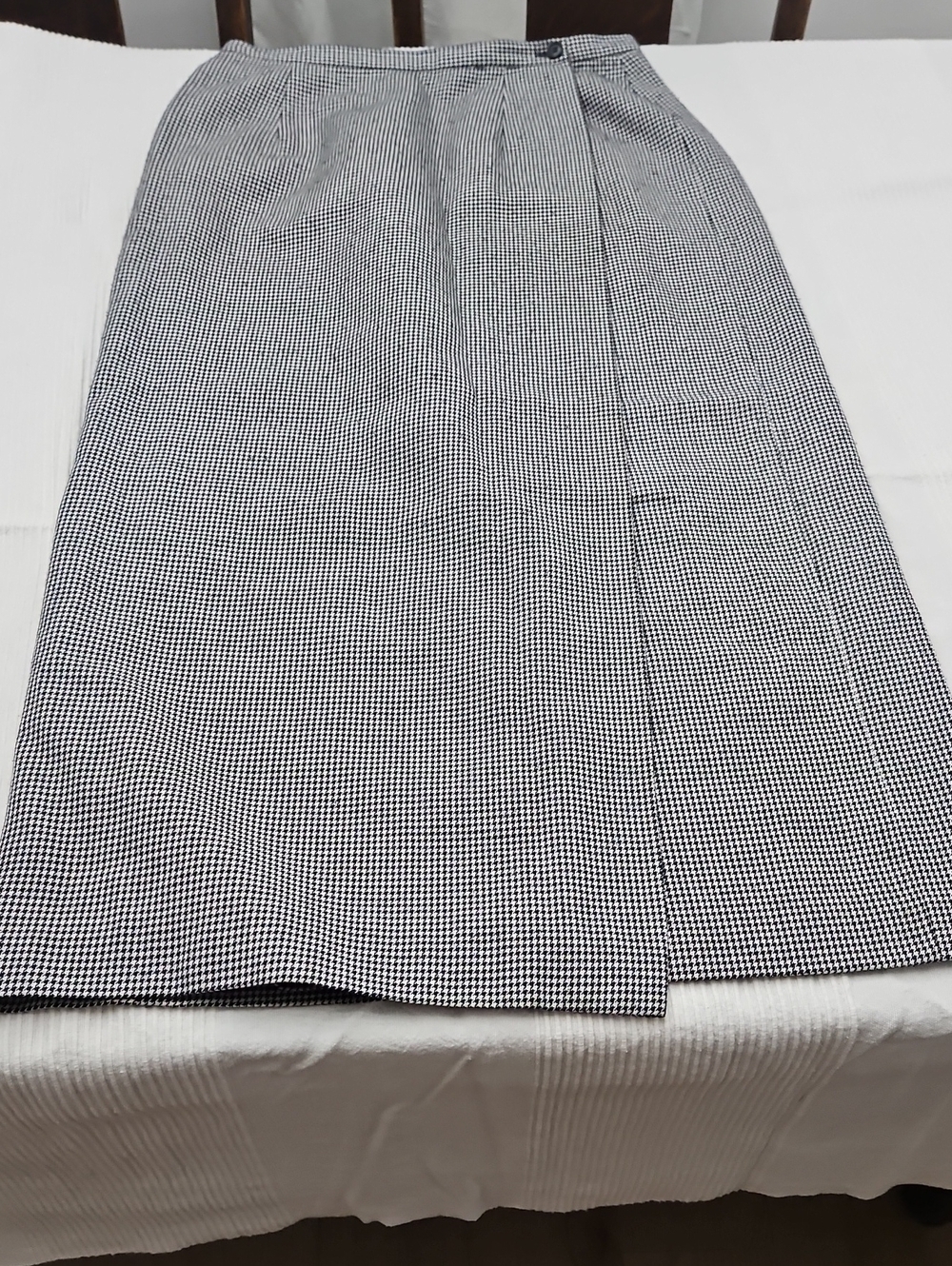 Black & White Houndstooth Midi Skirt - Tailored Pencil Style